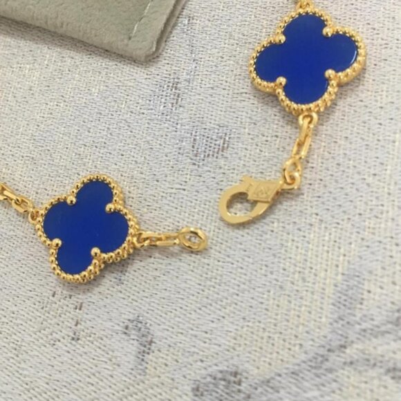 Van Cleef & Arpels Gold and Blue Clover Bracelet - Picture 4 of 5